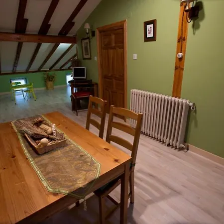 Rural Pueblo De La Ribera Nyaraló *