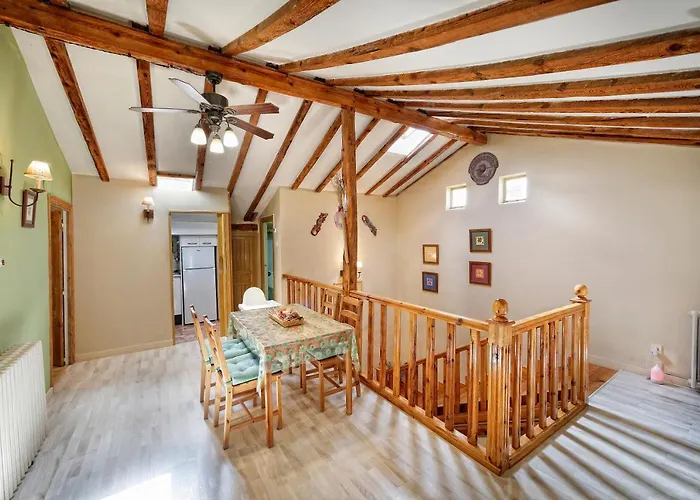 Rural Pueblo De La Ribera